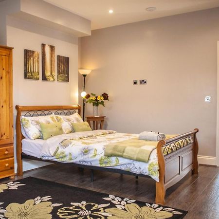 Cyrus House Apartment ดาร์ทฟอร์ด ภายนอก รูปภาพ