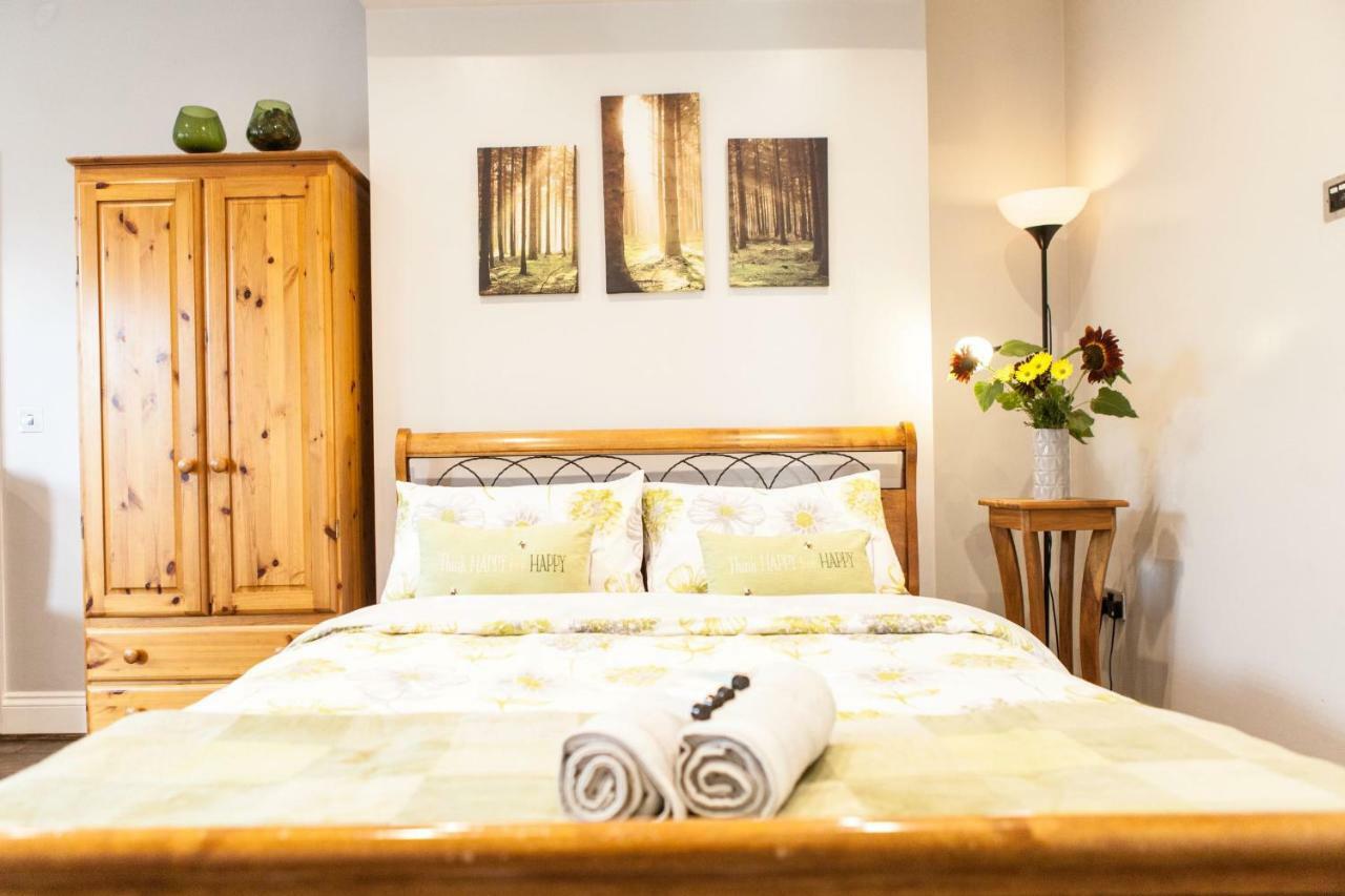 Cyrus House Apartment ดาร์ทฟอร์ด ภายนอก รูปภาพ