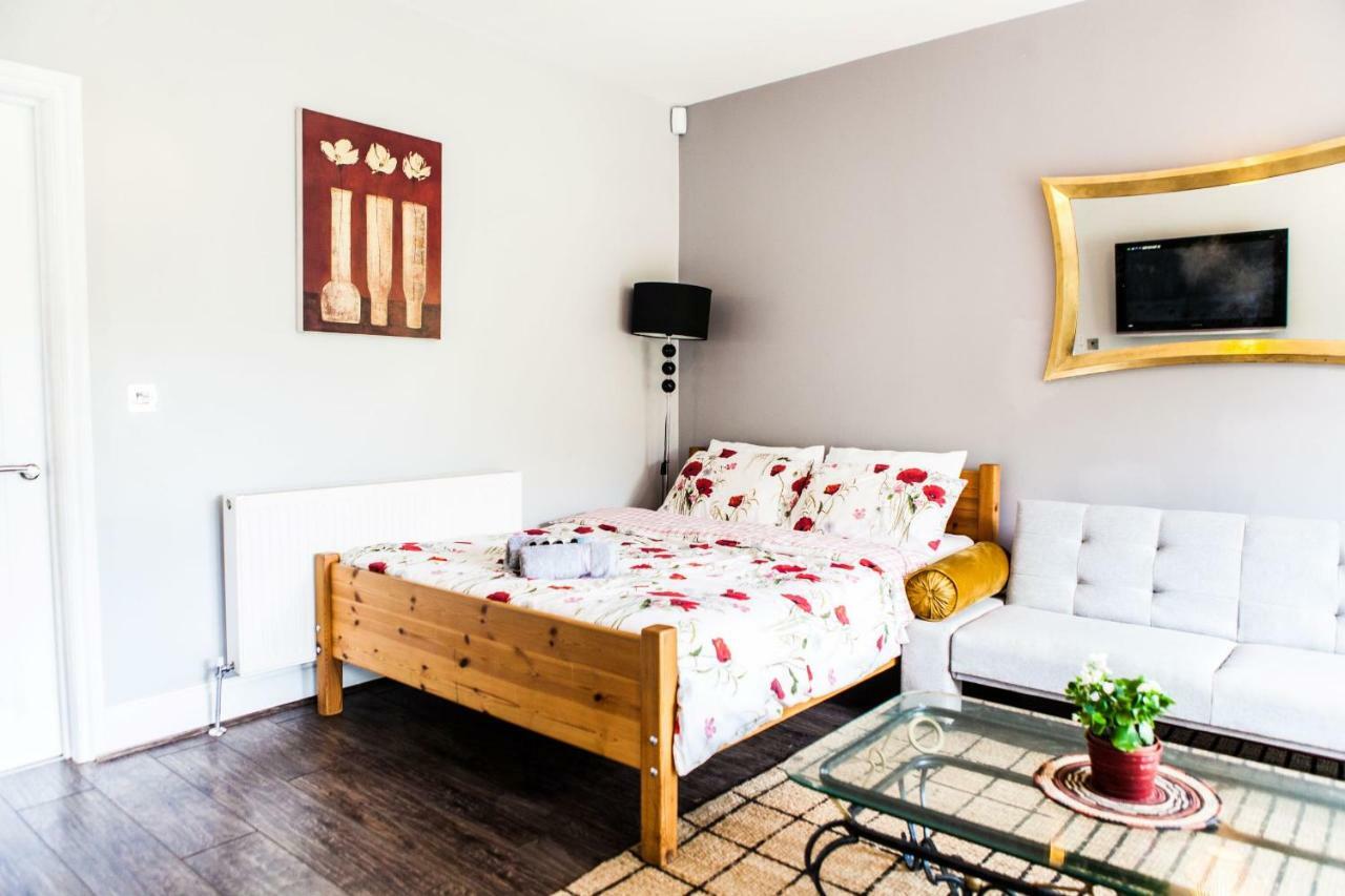 Cyrus House Apartment ดาร์ทฟอร์ด ภายนอก รูปภาพ